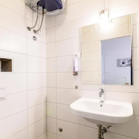 Family-friendly With Swimming Pool - 23595 Daire