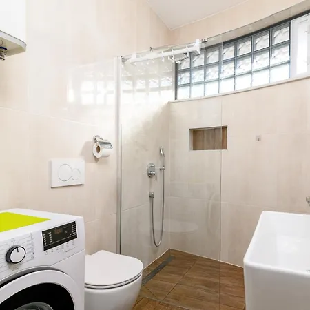 Family Friendly With A Swimming Pool - 23595 Apartment