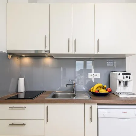 Family Friendly With A Swimming Pool - 23595 Apartment *
