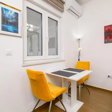 Family Friendly With A Swimming Pool - 23595 Apartment