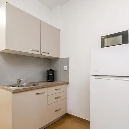 Family-friendly With Swimming Pool - 23595 Daire *