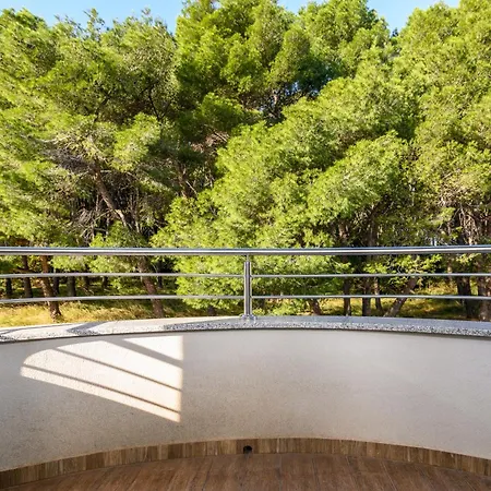 Family Friendly With A Swimming Pool - 23595 Apartment