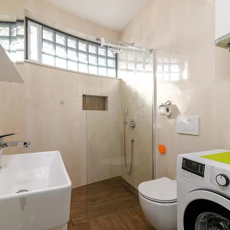Family-friendly With Swimming Pool - 23595 Pula