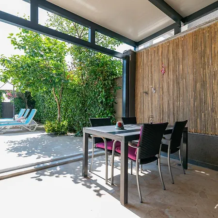Family-friendly With Swimming Pool - 23595 Daire *