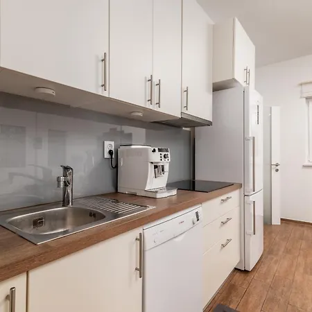 Family-friendly With Swimming Pool - 23595 Daire