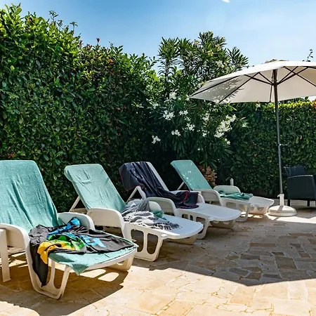 Family-friendly With Swimming Pool - 23595 Apartmán